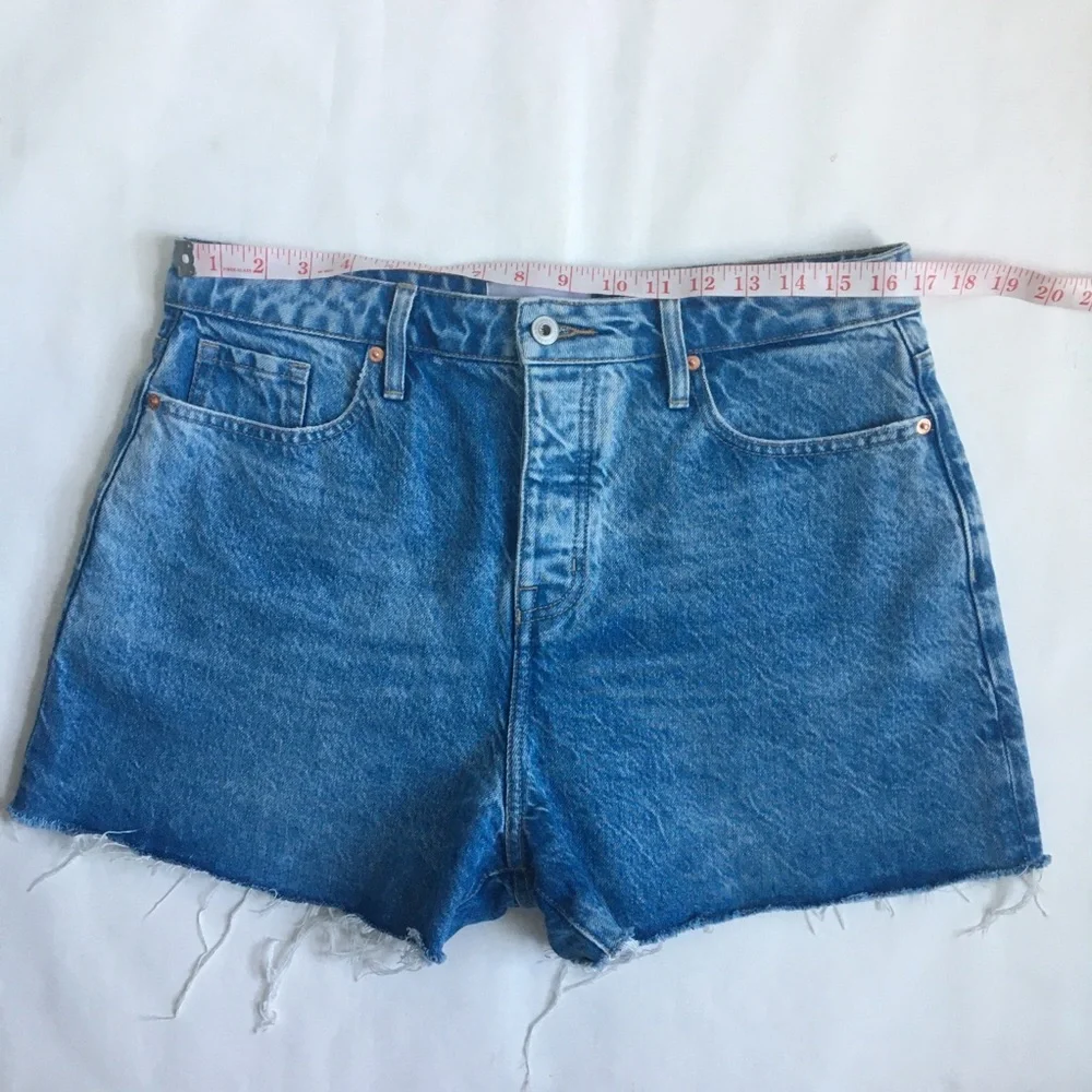 OUTLAND DENIM Annie High Rise Relaxed Former Blue Denim Jean Short Size 31